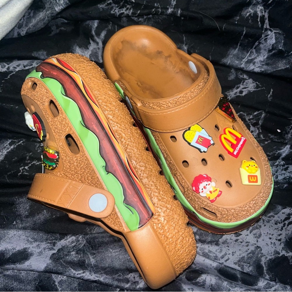 McDonalds hamburger crocs Slip-On platform Clog with cheeseburger Charms w7 m5 - Picture 4 of 8